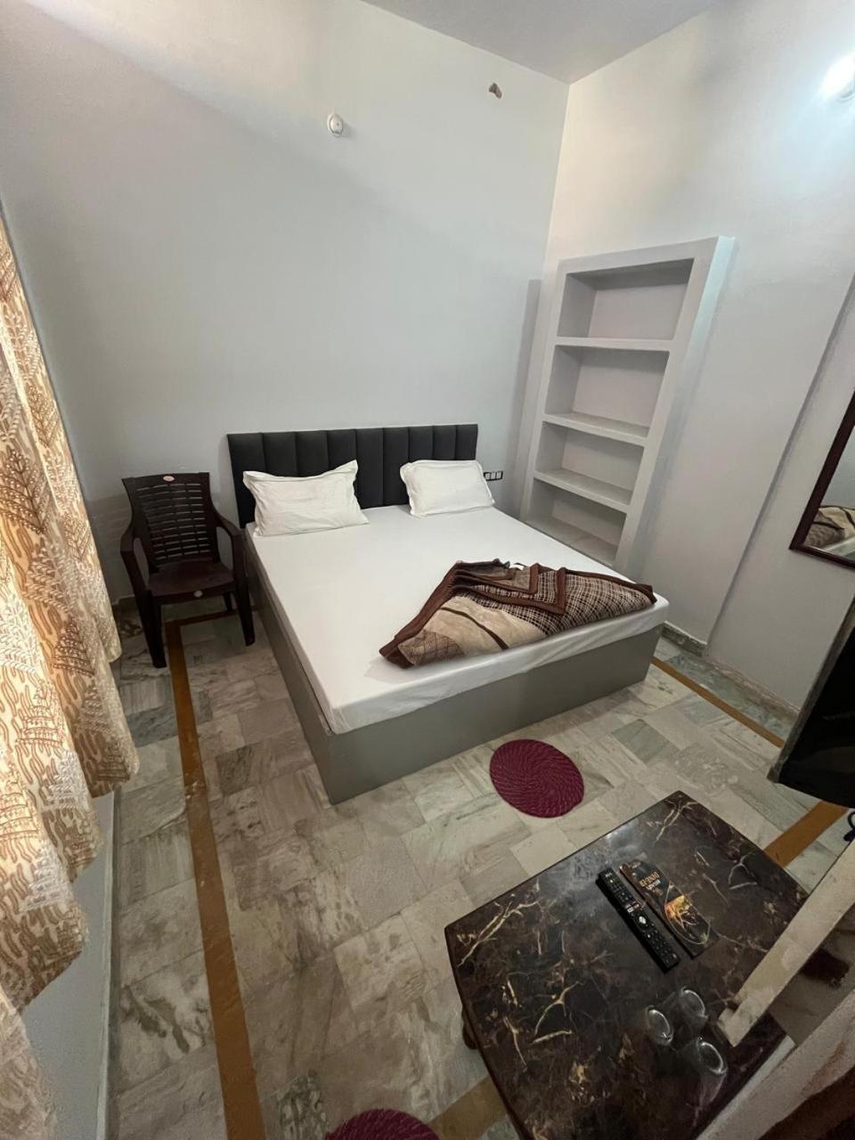 Shivashram Guest house *