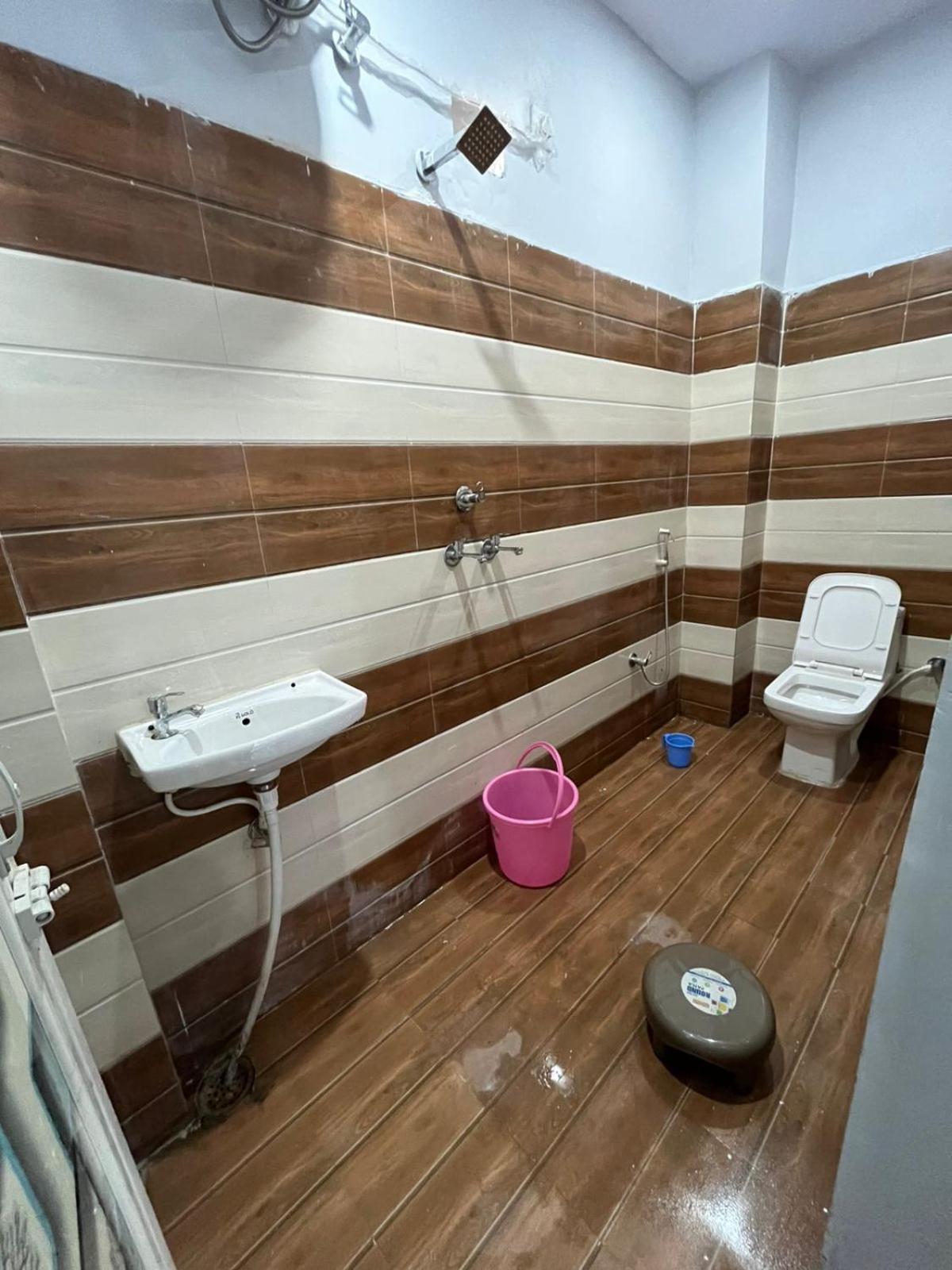 Shivashram Guest house *