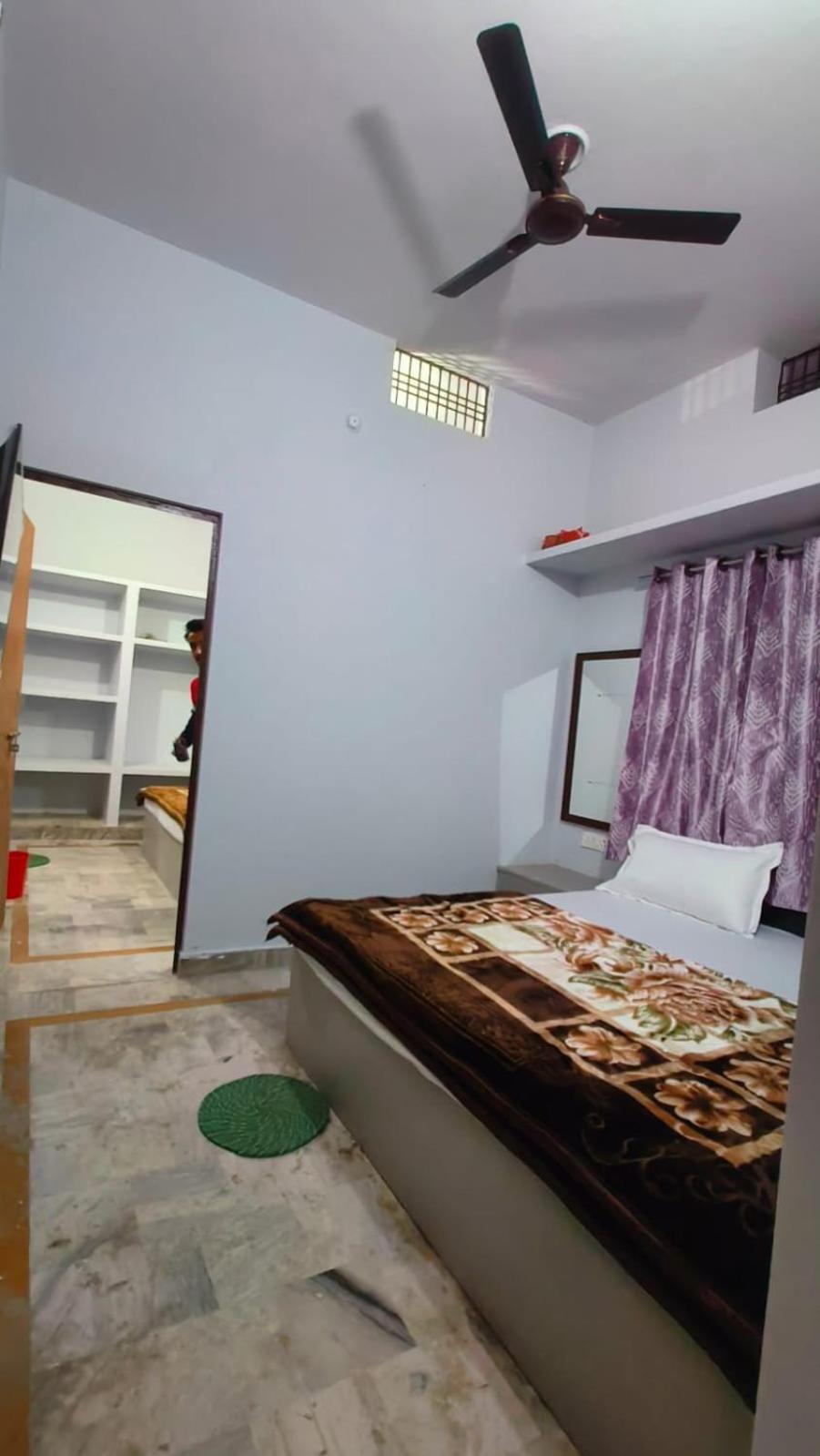 Shivashram Guest house *